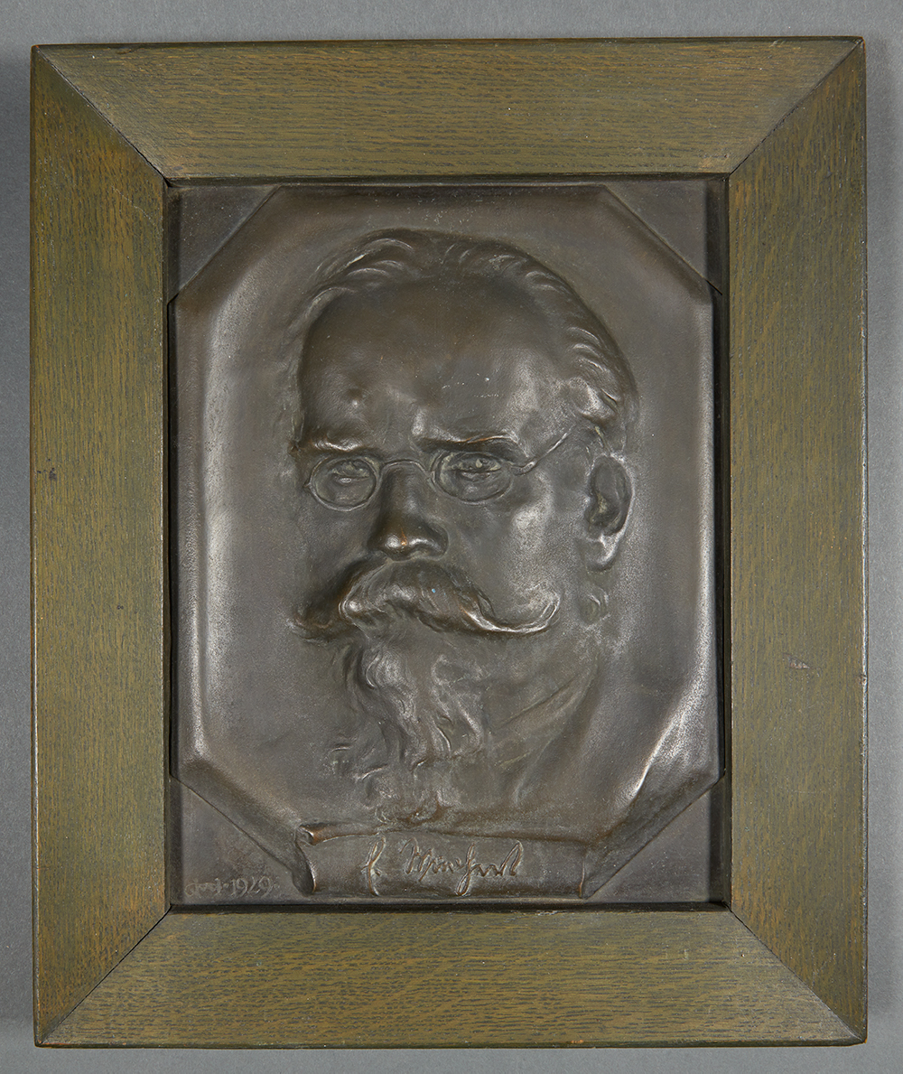 Bronze-Relief des Emil Wiechert, 1929